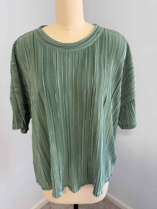 Marc New York Tops - Marc New York Pleated Short-Sleeve Top in Moss Green SZXL